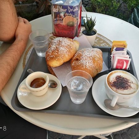 B&B Carme Napels Buitenkant foto